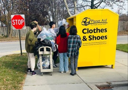 Atholton HS Clothing Drive Pics 1-1