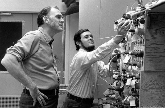 Molina and Rowland working in their laboratory at the University of California Irvine