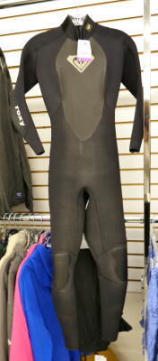 wetsuit, girls, roxy, thrift center, thrift, planet aid