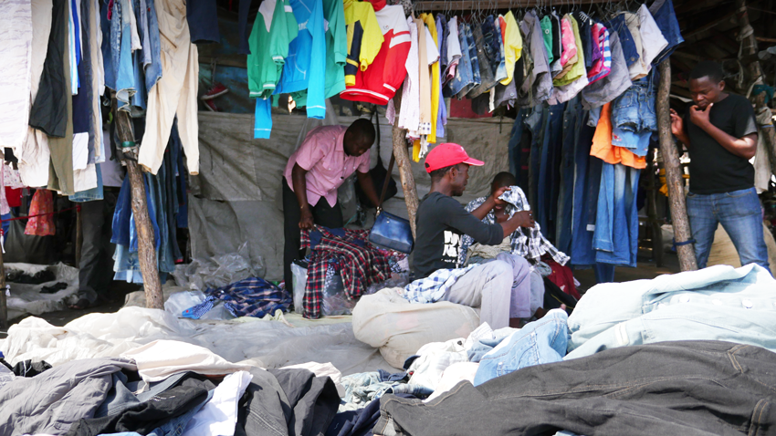 Secondhand clothing market in Mozambique
